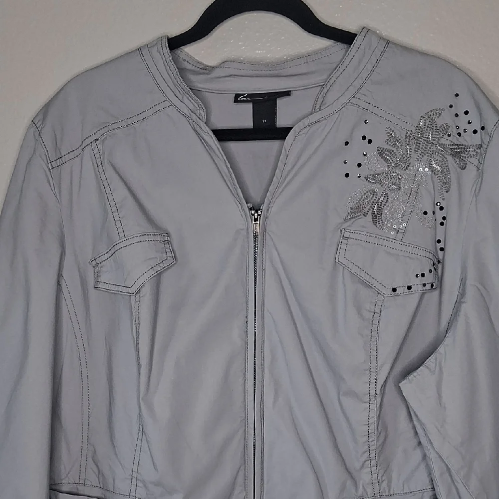 Lane Bryant Lightweight Jacket 3/4 Sleeve Gray Embroidered Plus Size 28